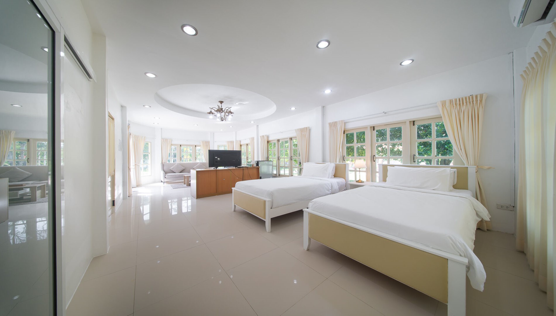 Wonder Mountain Resort Slider 1